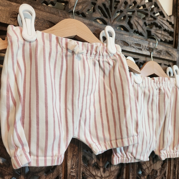 Twin Bundle! Pink Onsies And Striped Bloomers! 12-18m - Picture 6 of 7